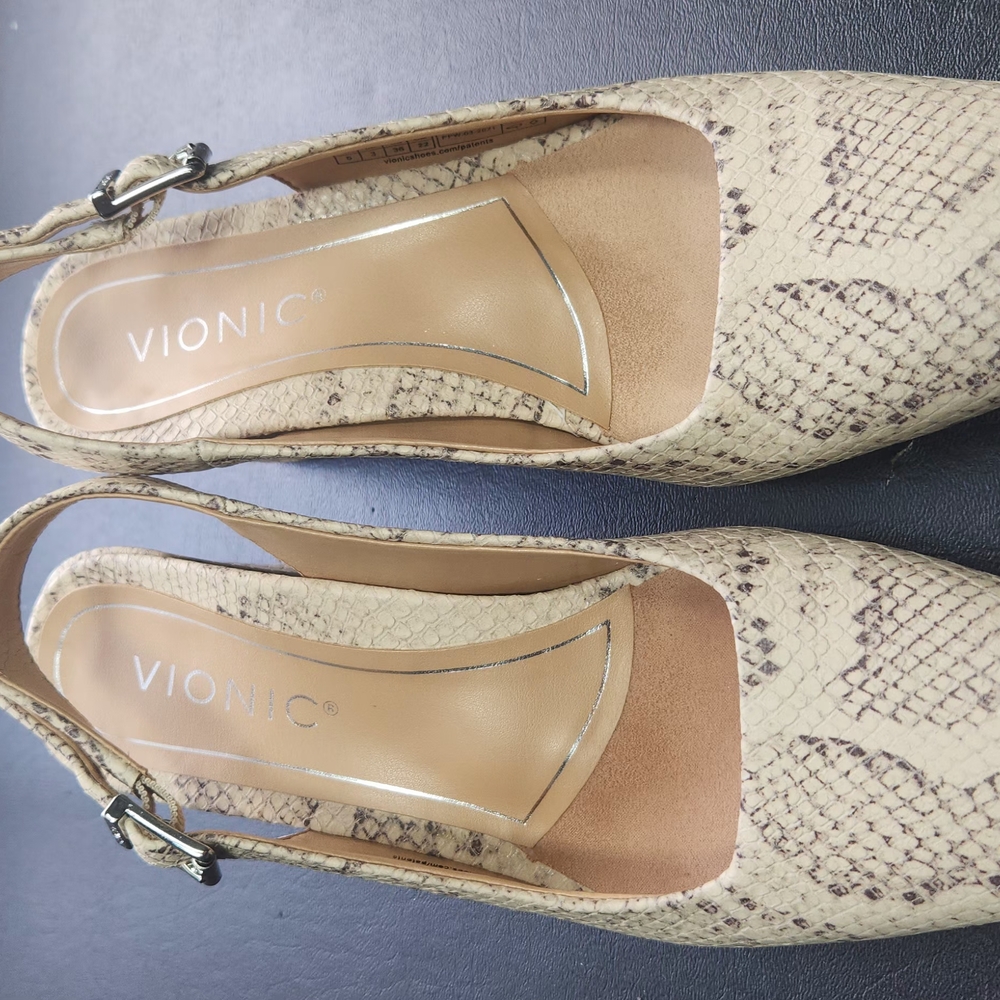 Nordstrom Tan Heels Elegant Textured Design